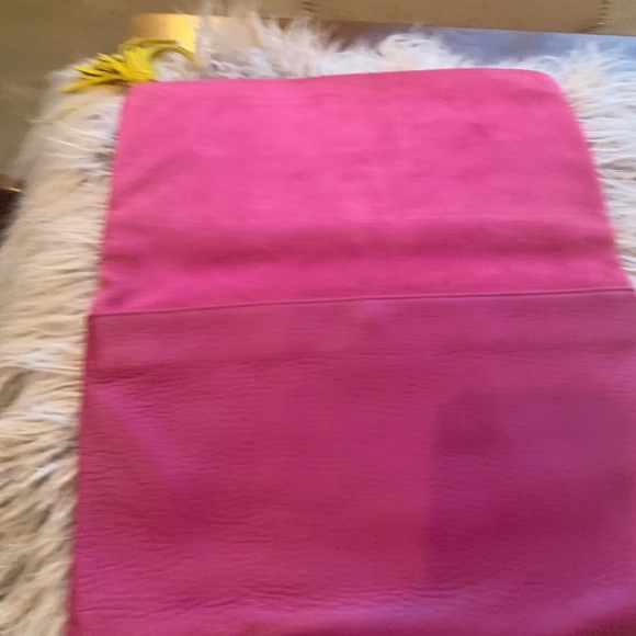 Fuchsia Trina Turk clutch - Picture 3 of 6